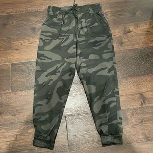 Albion Fit Jetsetters in Camo Size Medium